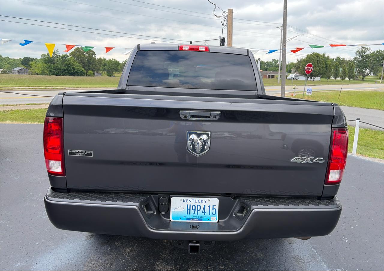 RAM 1500 4WD Crew Cab 140.5" Tradesman 2017