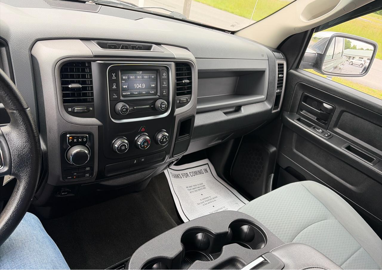 RAM 1500 4WD Crew Cab 140.5" Tradesman 2017