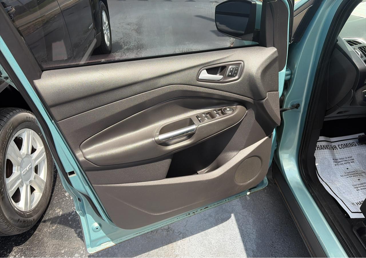 Ford Escape SEL FWD 2013