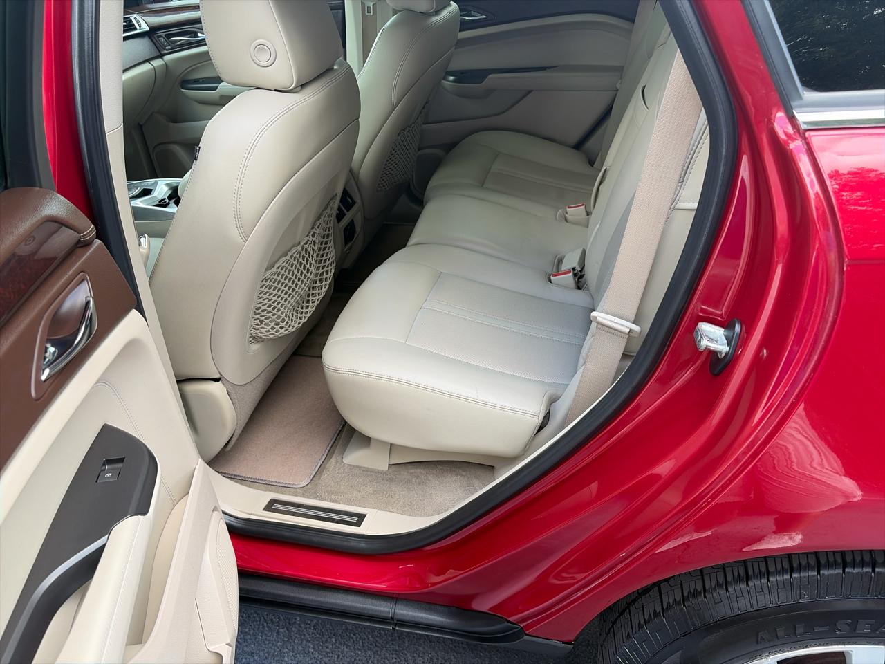 Cadillac SRX Luxury AWD 2012