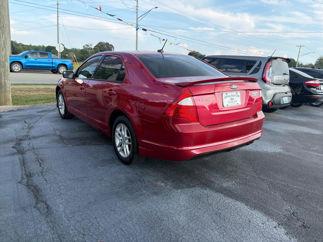 Ford Fusion S 2012