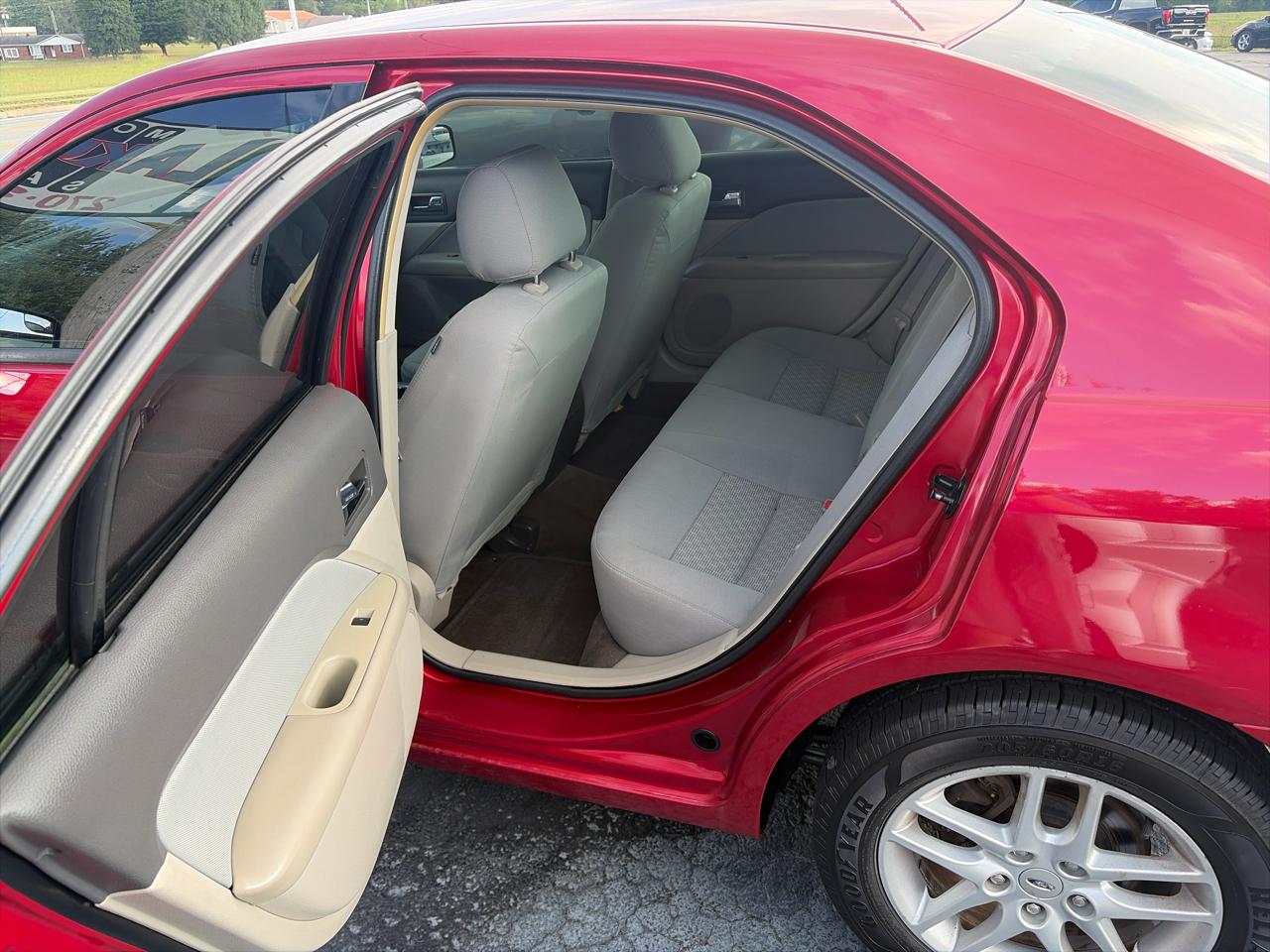 Ford Fusion S 2012