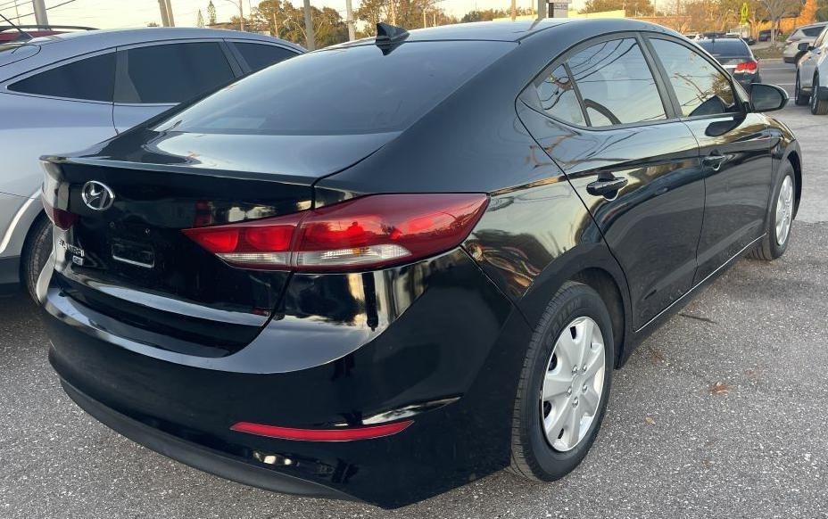 Hyundai Elantra SE 6AT 2017