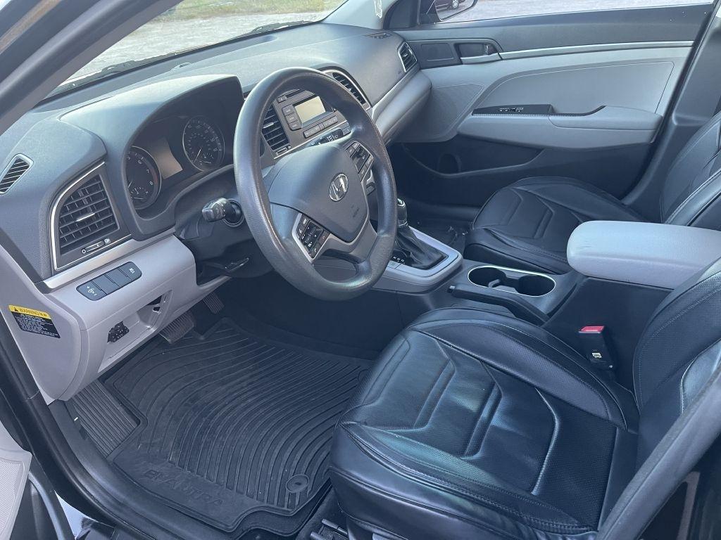 Hyundai Elantra SE 6AT 2017