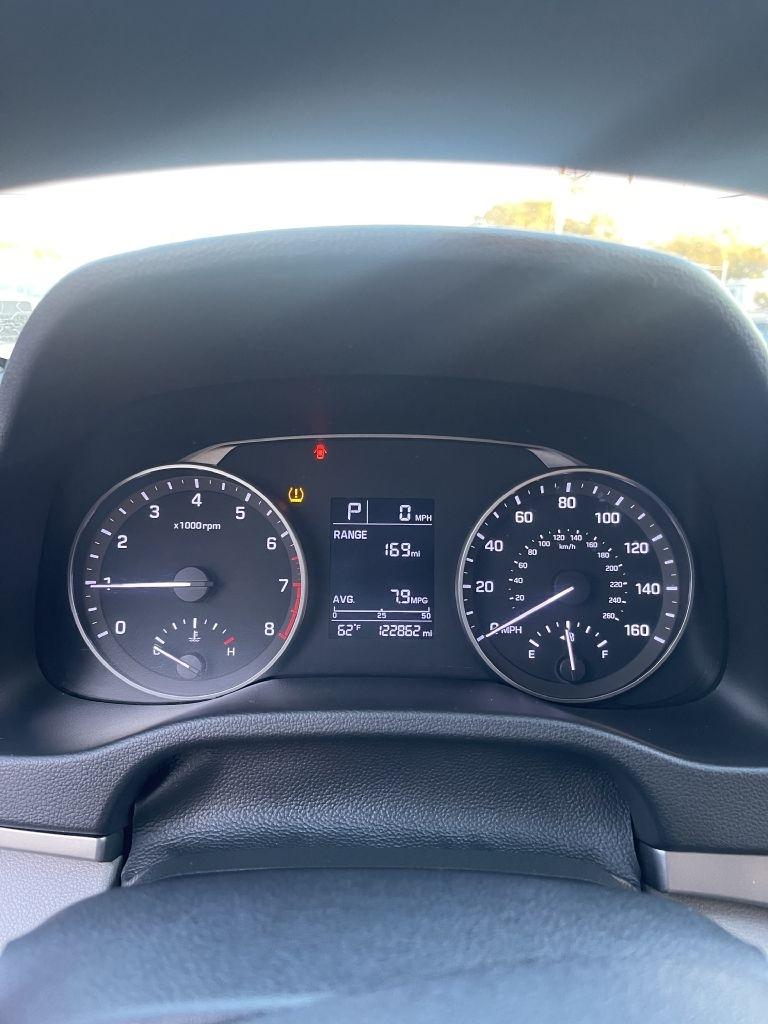 Hyundai Elantra SE 6AT 2017