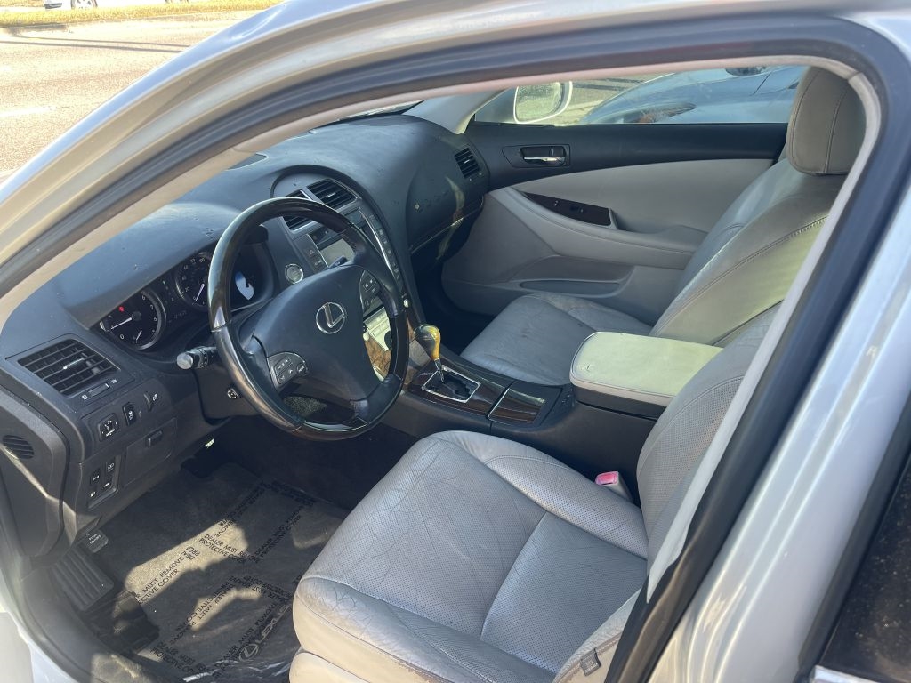 Lexus ES 350 Sedan 2010