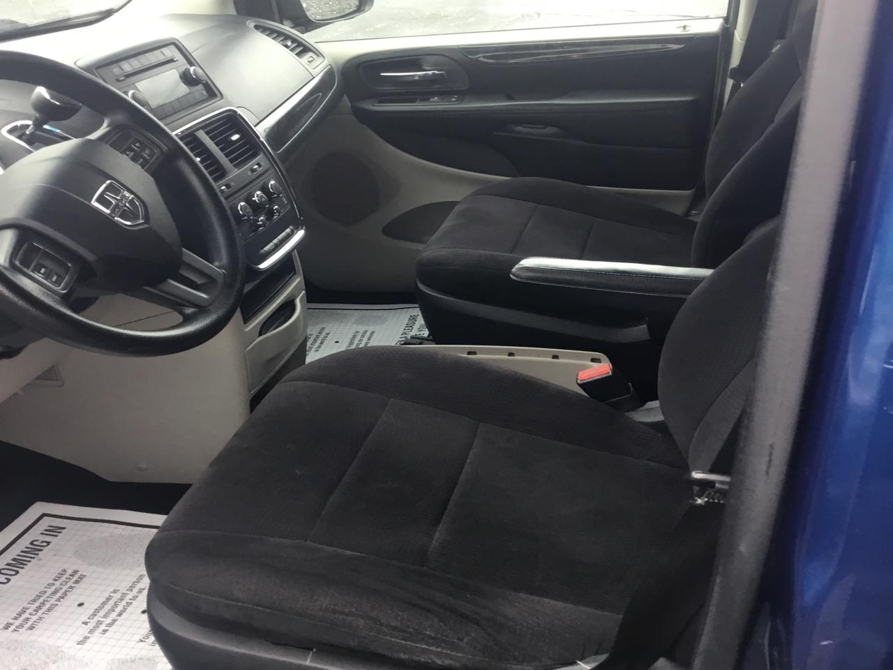 Dodge Grand Caravan Express 2011