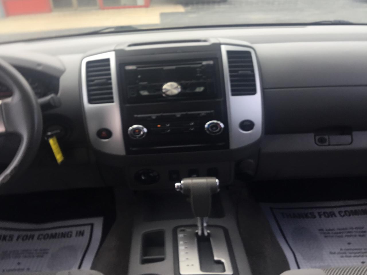 Nissan Frontier LE Crew Cab 4WD 2010