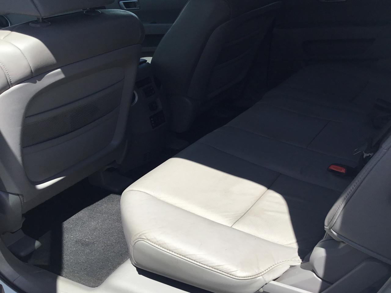 Honda Pilot EX-L 2WD 5-Spd AT with DVD 2010
