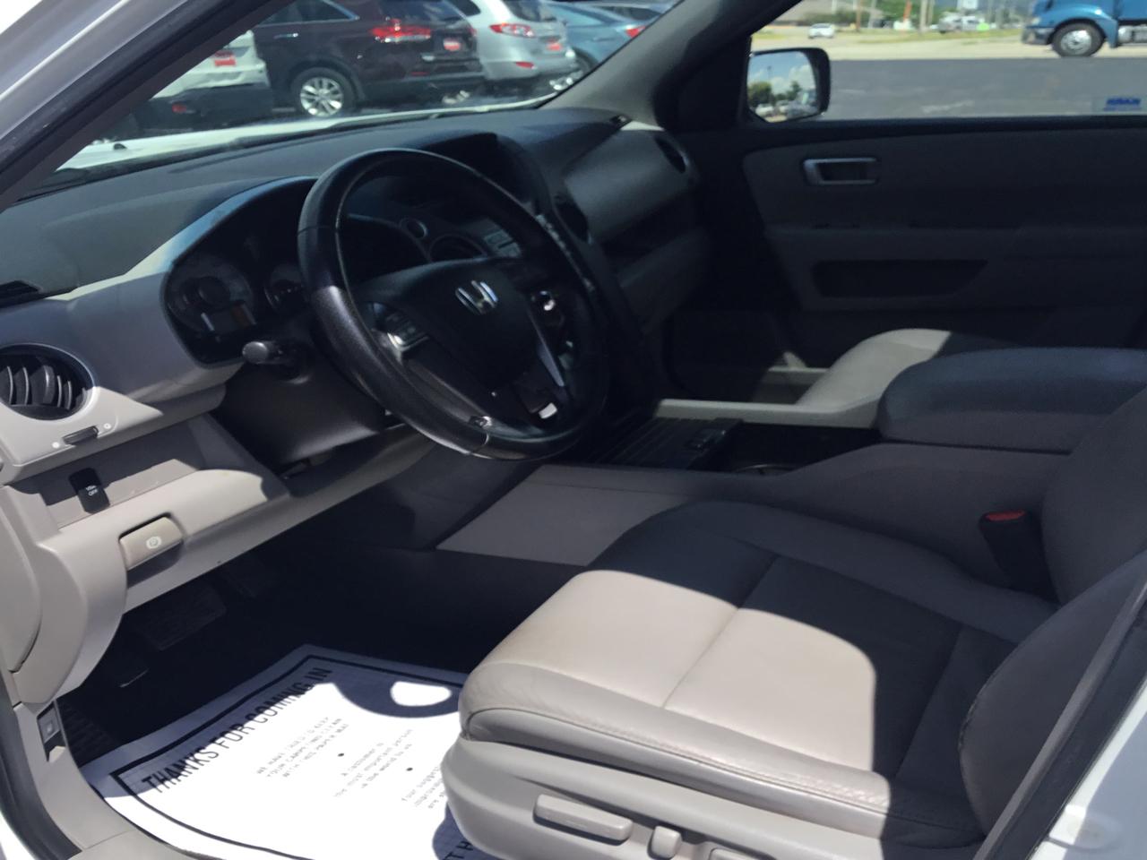 Honda Pilot EX-L 2WD 5-Spd AT with DVD 2010
