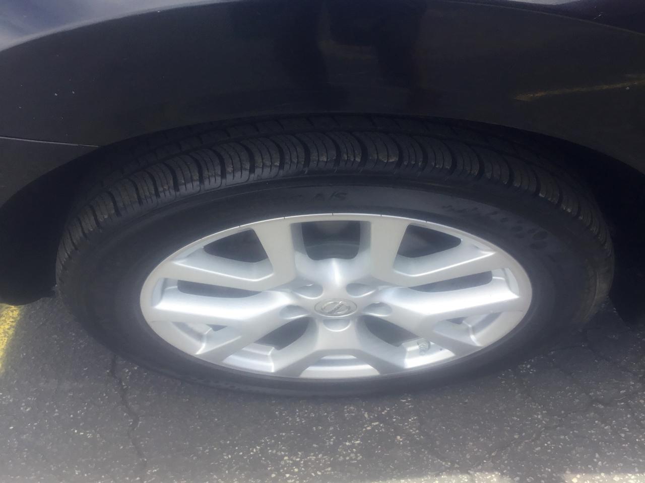 Nissan Rogue S AWD 2011