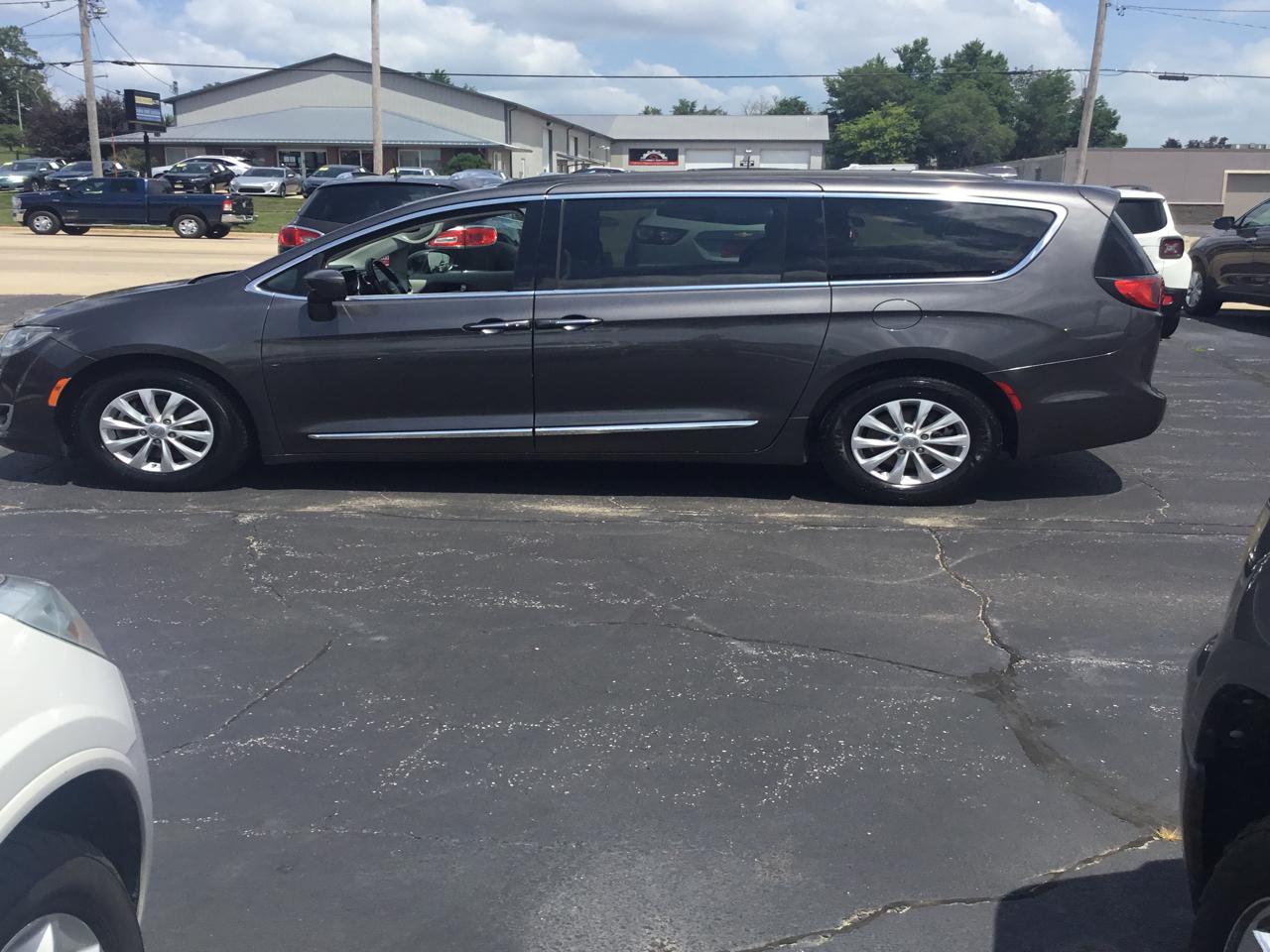 Chrysler Pacifica Touring-L 2017