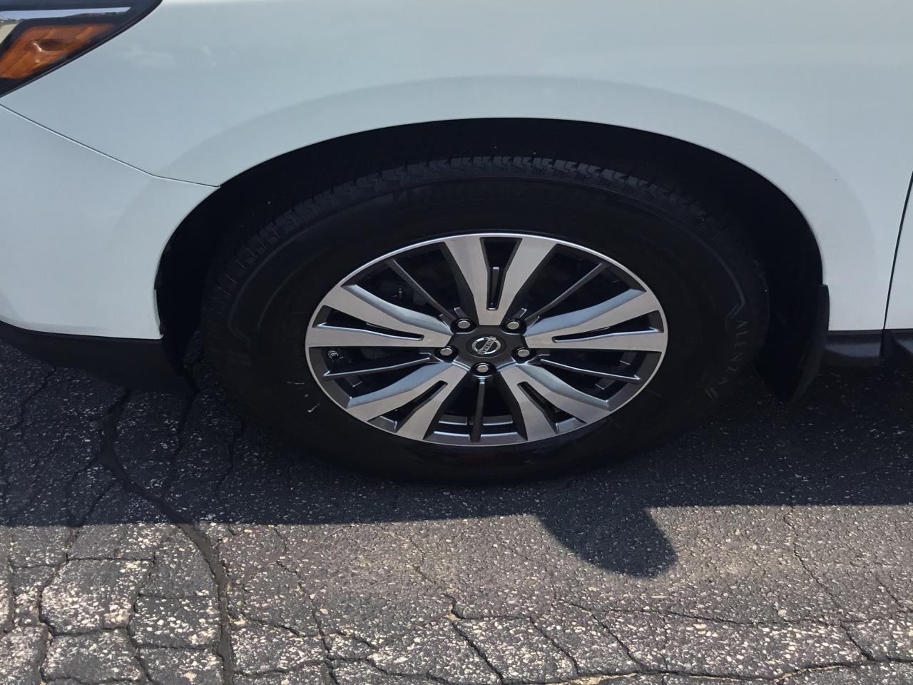 Nissan Pathfinder Platinum 4WD 2017