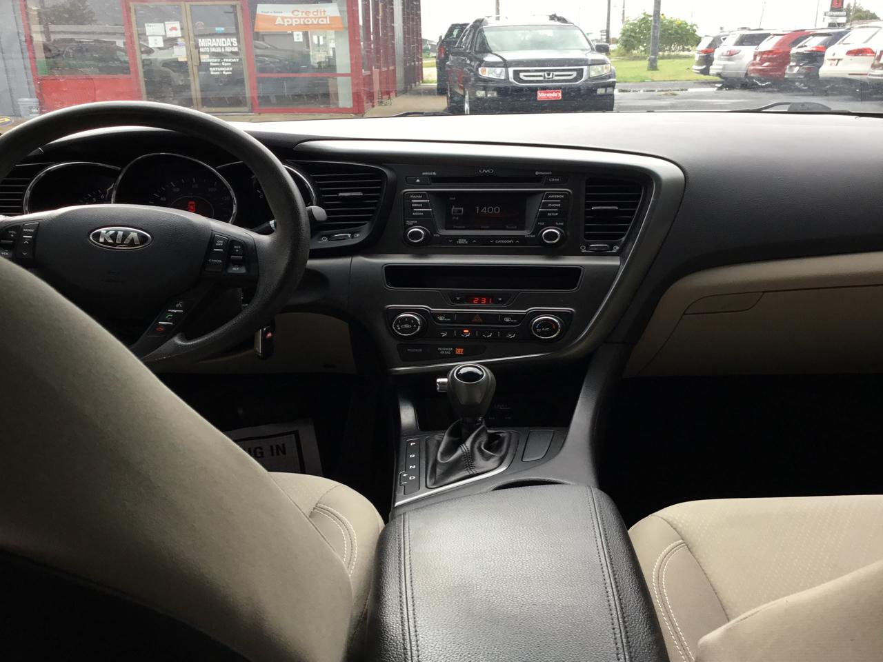 Kia Optima LX MT 2013