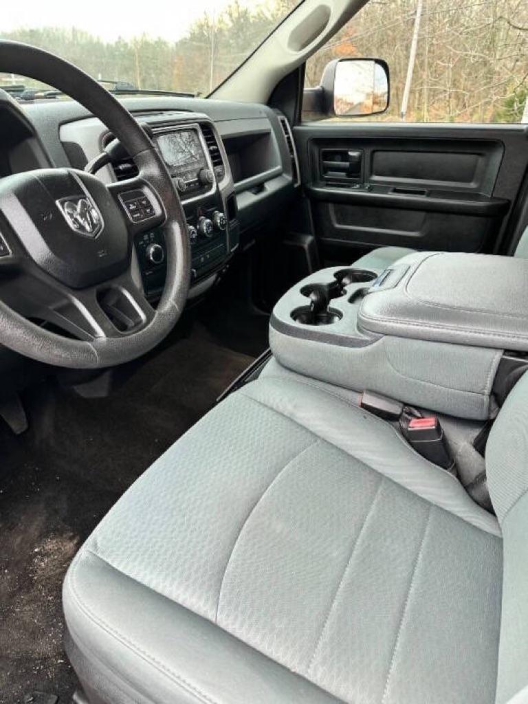 RAM 1500 4WD Crew Cab 149" ST 2015