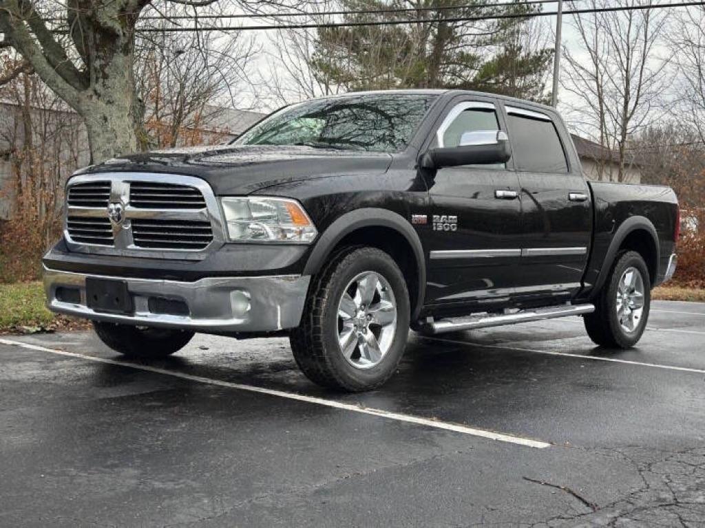 2014 RAM 1500 4WD Crew Cab 140.5" Big Horn