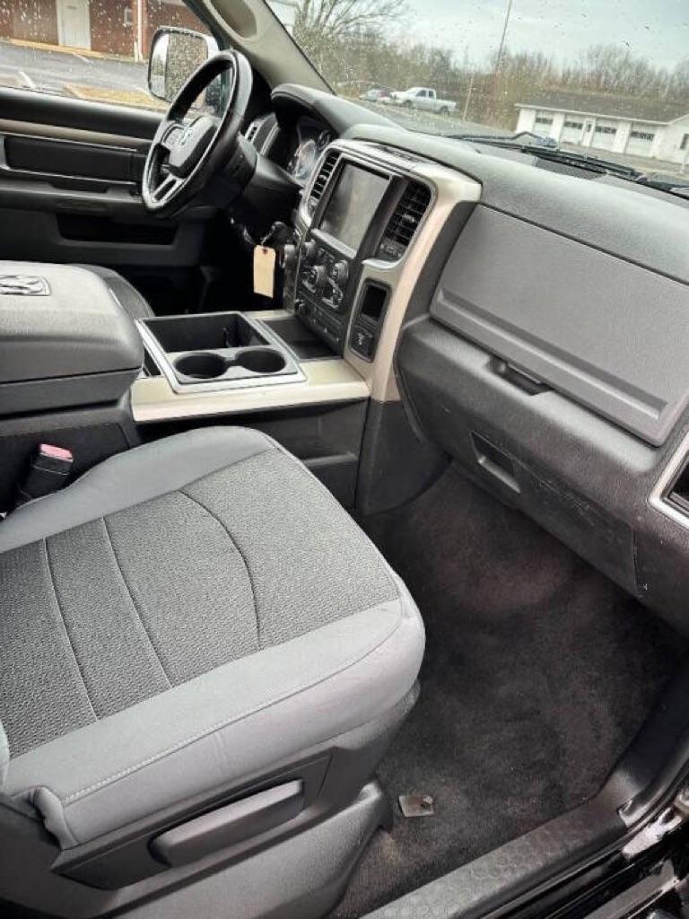 RAM 1500 4WD Crew Cab 140.5" Big Horn 2014