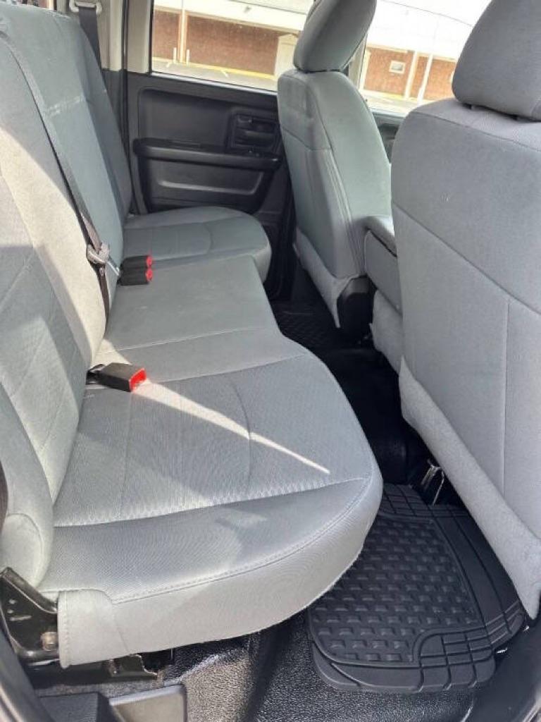 RAM 1500 4WD Quad Cab 140.5" Tradesman 2015