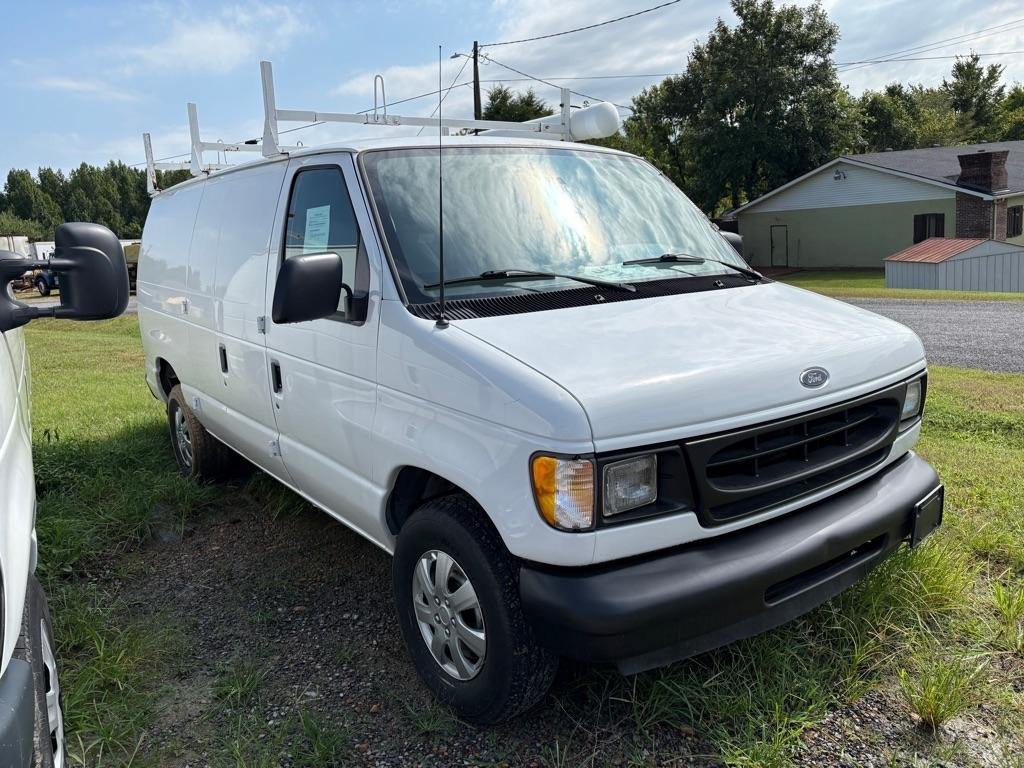 Ford Econoline Cargo Van E-150 2002