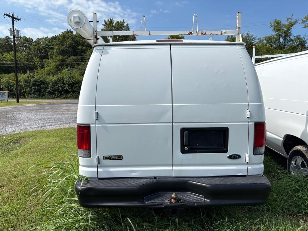 Ford Econoline Cargo Van E-150 2002
