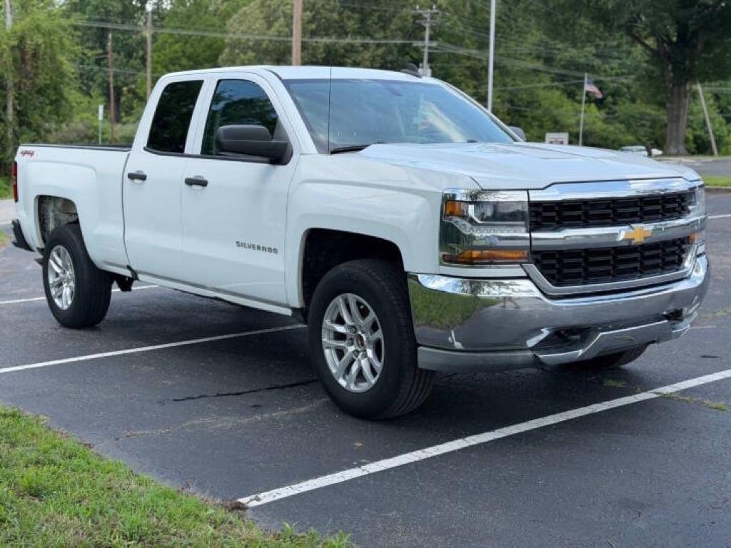Chevrolet Silverado 1500 4WD Double Cab 143.5" LS 2017