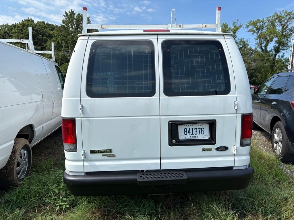 Ford Econoline Cargo Van E-150 Commercial 2011
