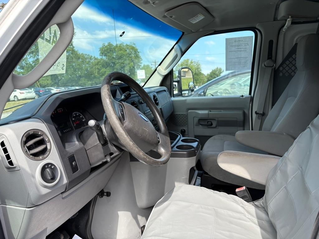 Ford Econoline Cargo Van E-150 Commercial 2011