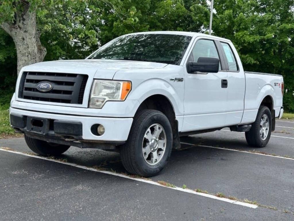 2010 Ford F-150 4WD SuperCab 145" XL