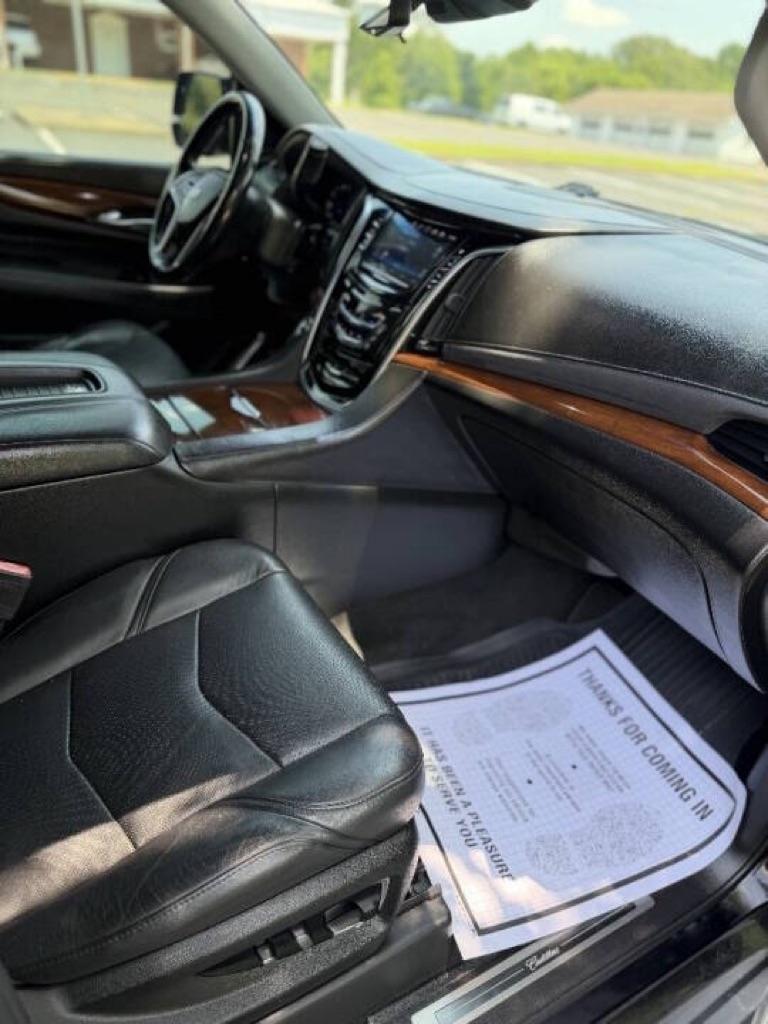 Cadillac Escalade 4WD 4dr Luxury 2018
