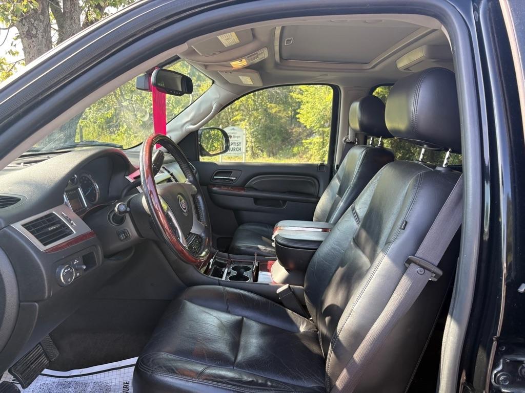 Cadillac Escalade ESV AWD 4dr Luxury 2010