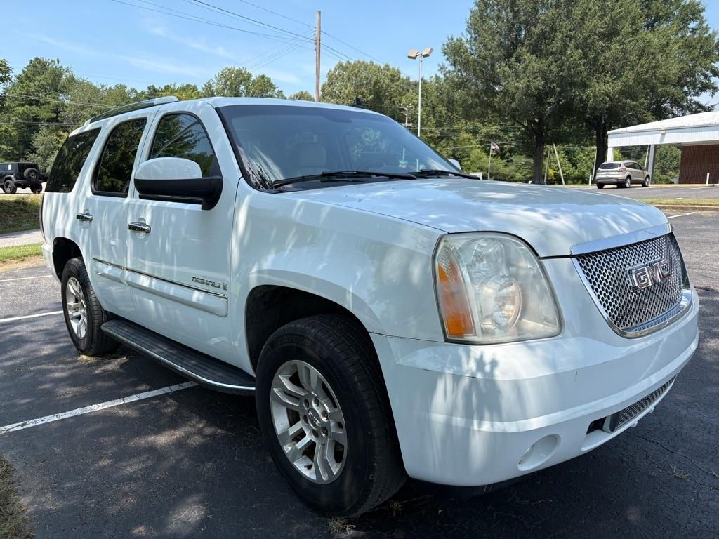 GMC Yukon Denali AWD 4dr 2007