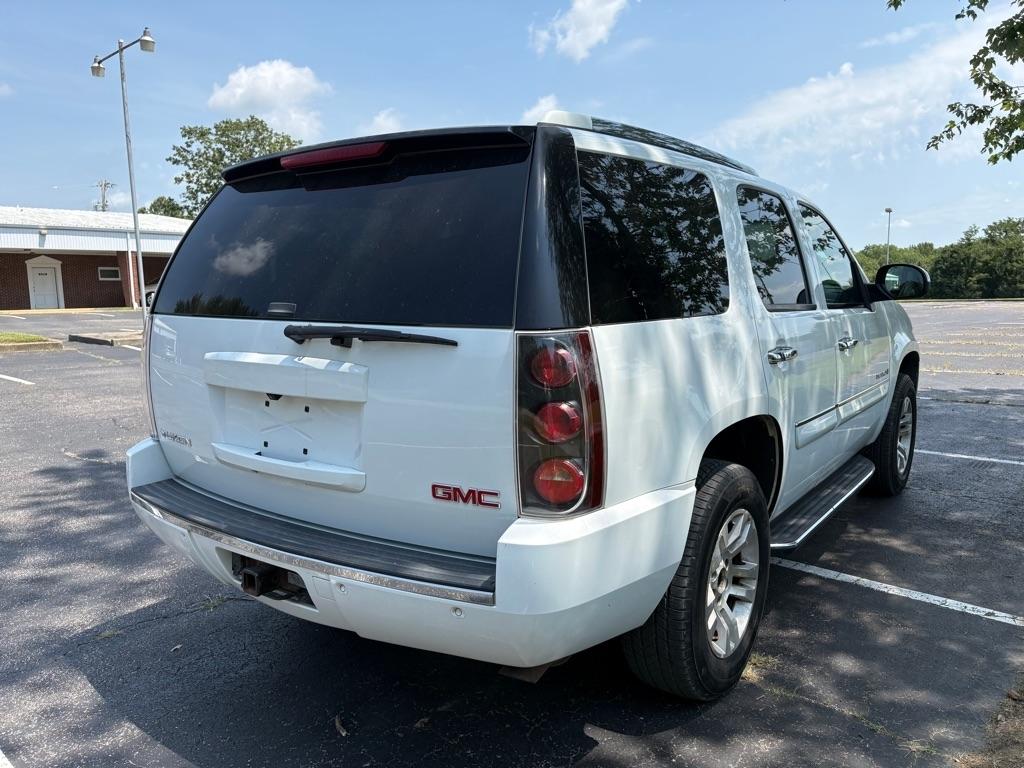 GMC Yukon Denali AWD 4dr 2007