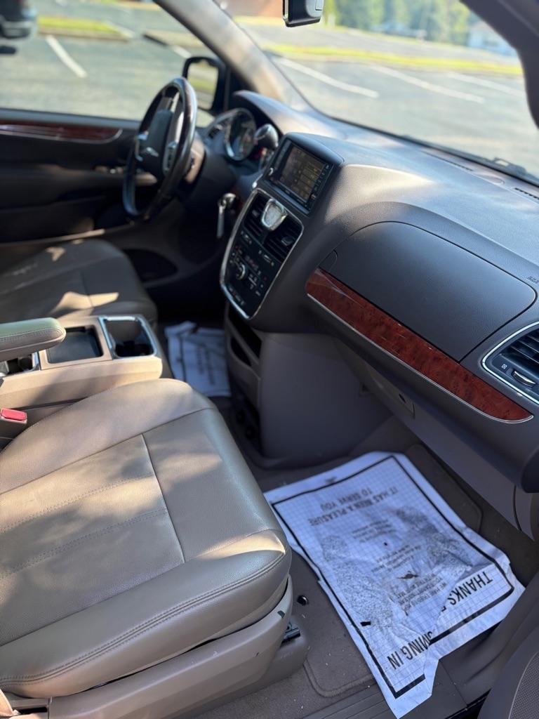 Chrysler Town & Country 4dr Wgn Touring 2013