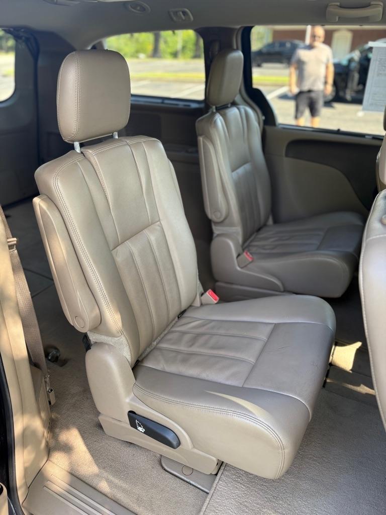 Chrysler Town & Country 4dr Wgn Touring 2013