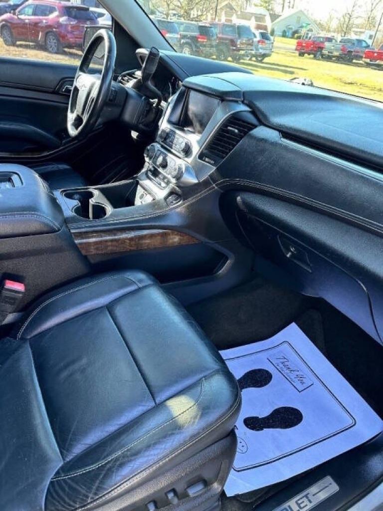 Chevrolet Suburban 2WD 4dr LT 2015