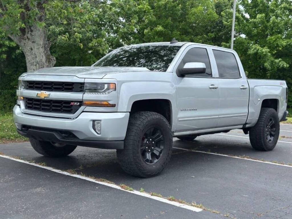2017 Chevrolet Silverado 1500 4WD Crew Cab 143.5" LT w/2LT