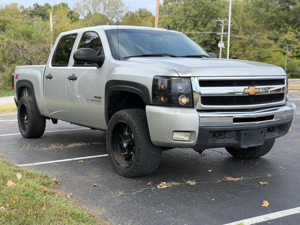 Chevrolet Silverado 1500 4WD Crew Cab 143.5" LT 2010