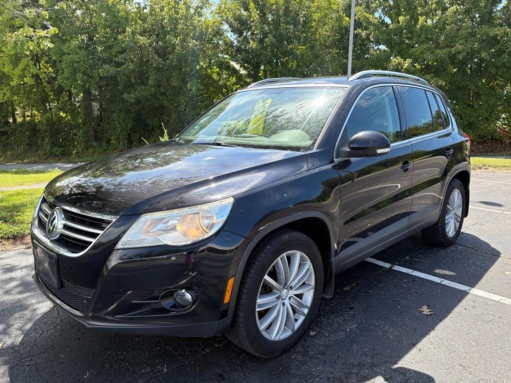 2011 Volkswagen Tiguan 4WD 4dr S 4Motion