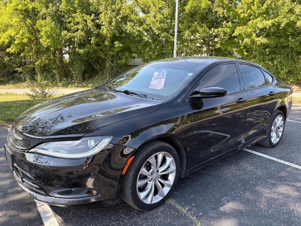 2016 Chrysler 200 4dr Sdn S FWD