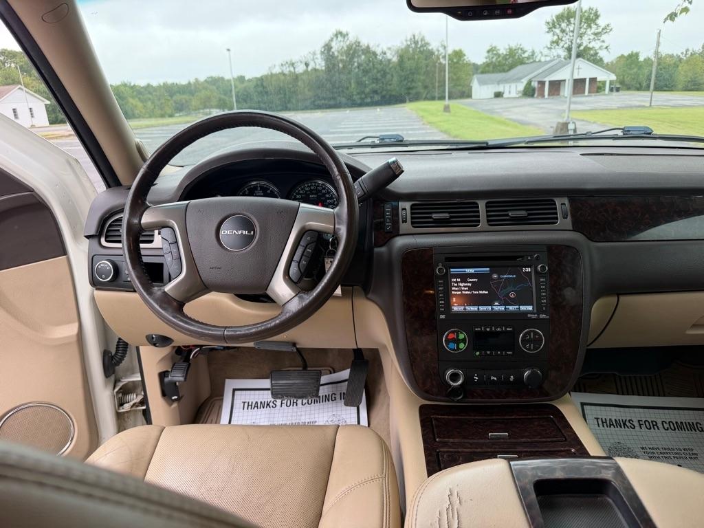 GMC Yukon XL AWD 4dr Denali 2014