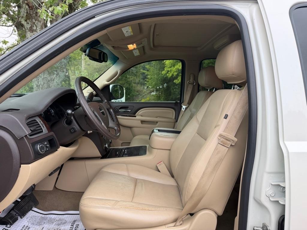 GMC Yukon XL AWD 4dr Denali 2014