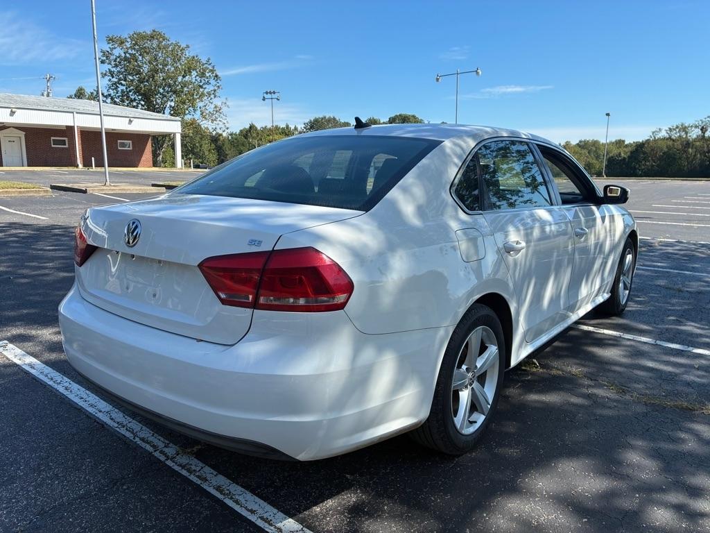 Volkswagen Passat 4dr Sdn 2.5L Auto SE 2013