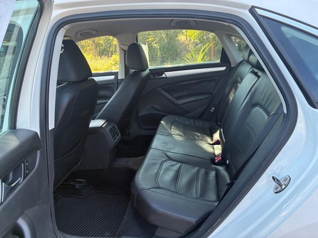 Volkswagen Passat 4dr Sdn 2.5L Auto SE 2013