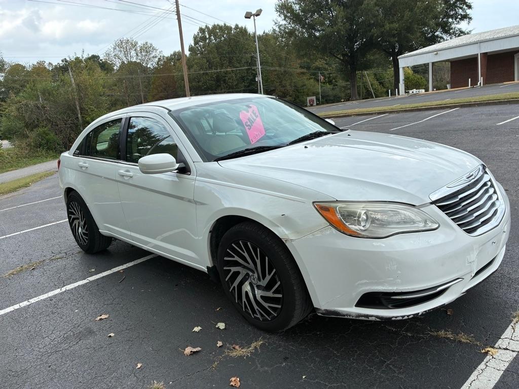 Chrysler 200 4dr Sdn Touring 2013