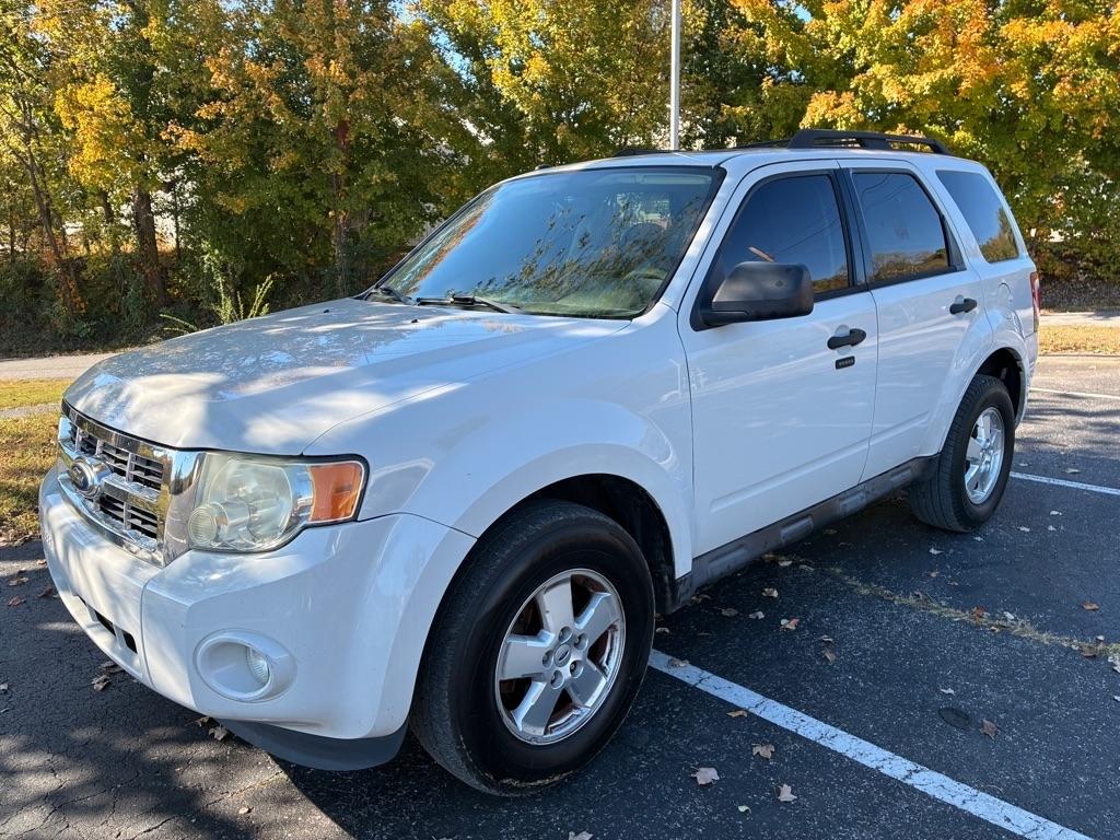 WHT 2011 Ford Escape SUV / Crossover Front-Wheel Drive Automatic