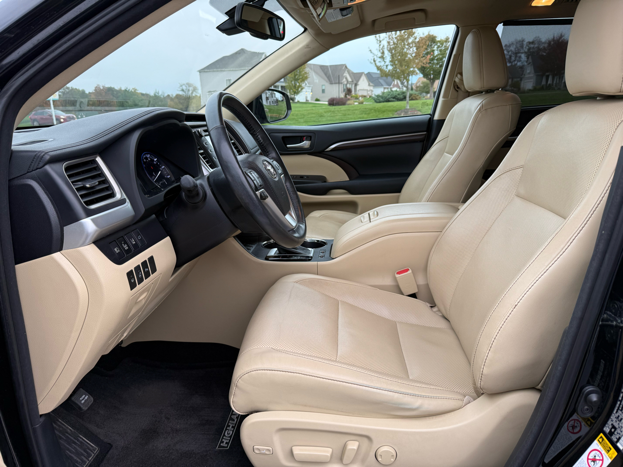 Toyota Highlander Limited AWD V6 2015 Toyota Highlander Limited AWD V6 2015