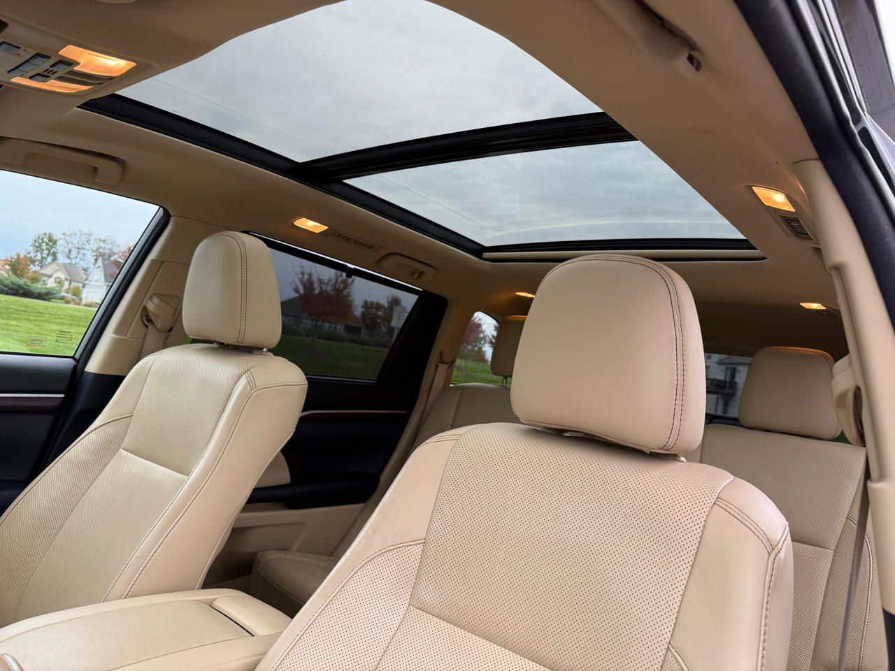 Toyota Highlander Limited AWD V6 2015 Toyota Highlander Limited AWD V6 2015