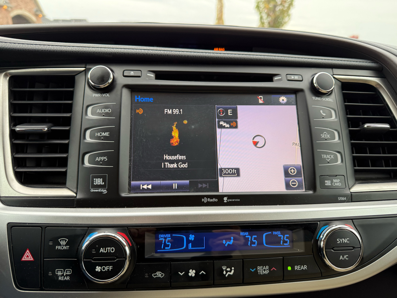 Toyota Highlander Limited AWD V6 2015 Toyota Highlander Limited AWD V6 2015