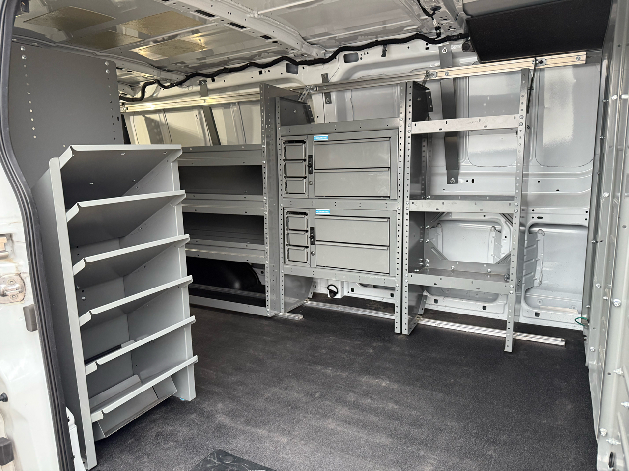 Ford Transit 150 Van Low Roof w/Sliding Pass. 130-in. WB 2020