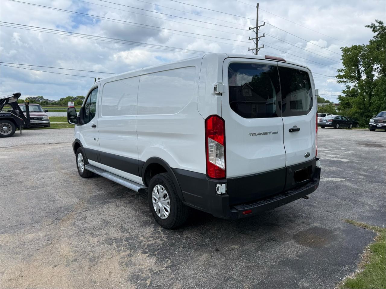 Ford Transit 250 Van Low Roof 60/40 Pass.130-in. WB 2019